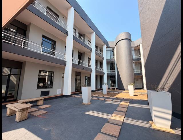 149M² OFFICE TO LET IN SOMERSET PARK